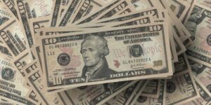 Ý nghĩa cụ thể khi nằm mơ thấy tiền