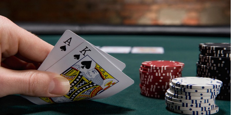 Trong cách chơi Poker, anh em cần nắm chắc những tay bài, thứ bậc hay tính chất chung