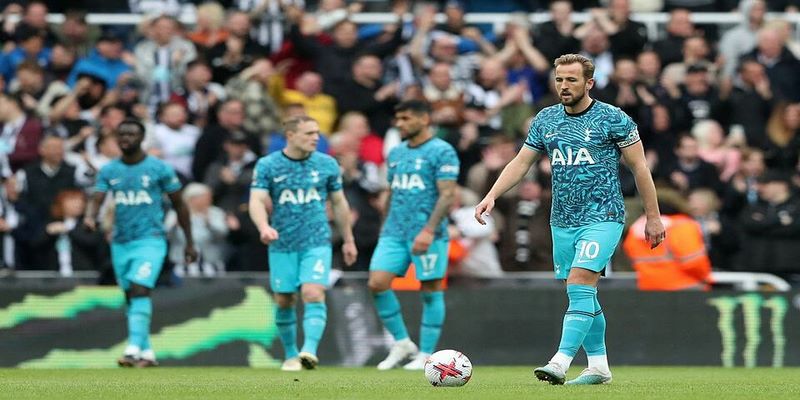 Tottenham hoàn tiền vé cho CĐV